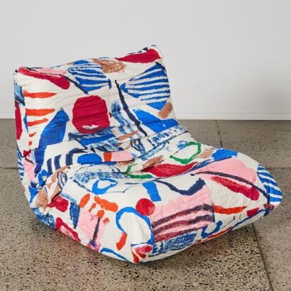 A Multicolor Toga Style Lounger