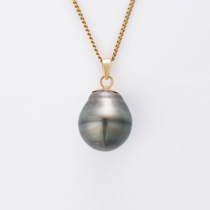 9ct Yellow Gold, 13.3mm Tahitian Black Pearl Pendant on 45cm Gold-plated Chain