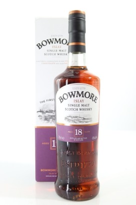 (1) Bowmore 18 Year Old Single Malt Scotch Whisky, Islay, 43% ABV (GB)