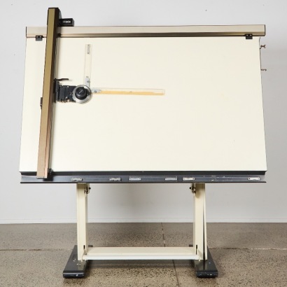 A Vintage Architecture Drafting Machine