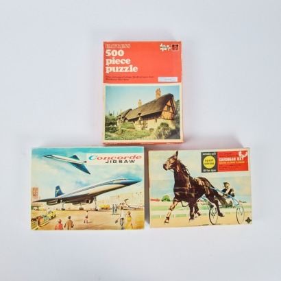 A lot of three vintage Holdson Jigsaw Puzzles