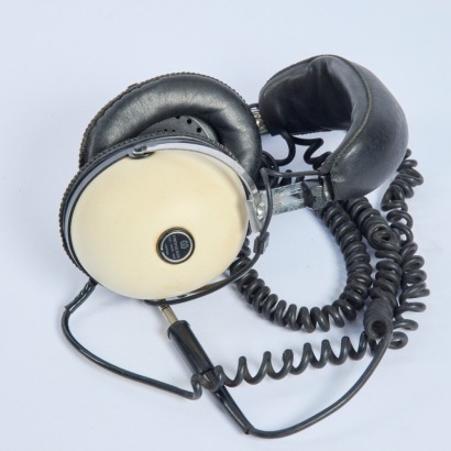 Pioneer SE-30A 8 Omega Headphones