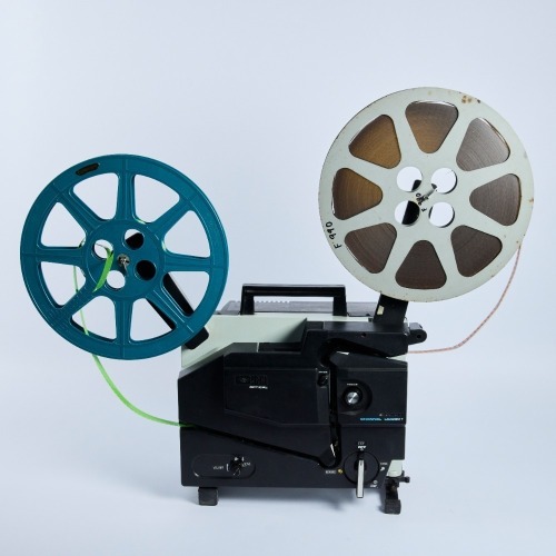 An Elmo 16-CL Projector
