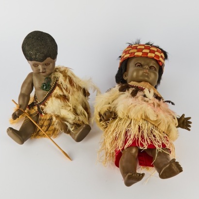 A Pair of Vintage M&fnof;&Aring;ori Dolls