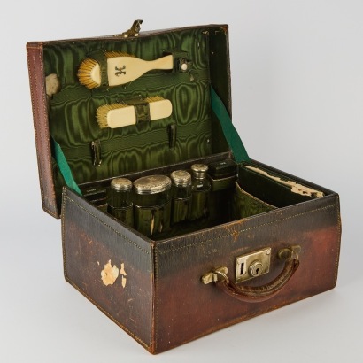 An Asprey of London Fitted Leather Travel Case, with Assorted Accessories
