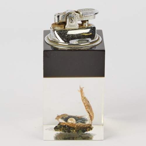 A Mid Century Oyster & Pearl Table Lighter