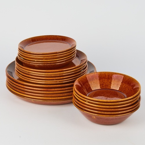 A Complete Crown Lynn Pioneer Dinner Set 26 Piece