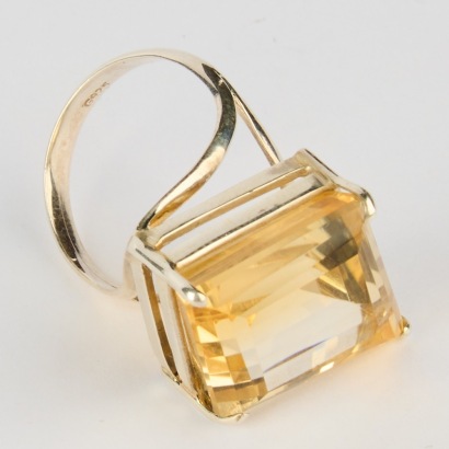 A Sterling Silver Ring with Citrine
