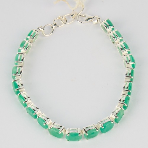 A Sterling Silver Bracelet with Emeralds