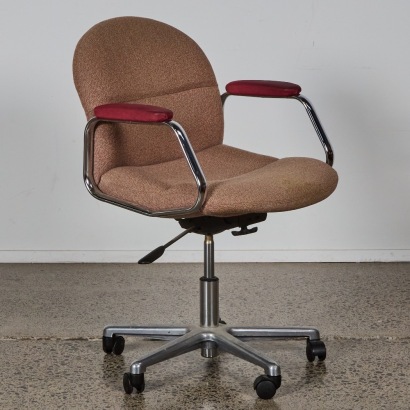 A Mid Century Steelcase Office Desk Chair