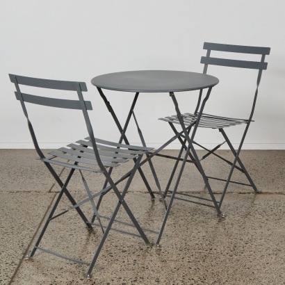 A Steel Three Piece Patio Setting