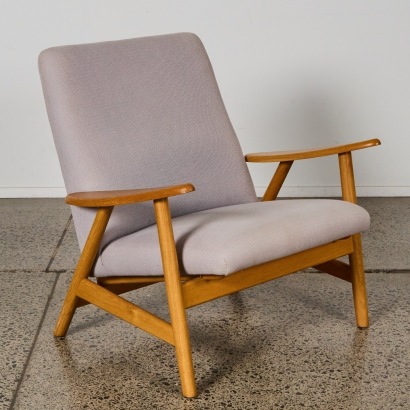 A Chair in the Style of Hans J. Wegner's GE 260
