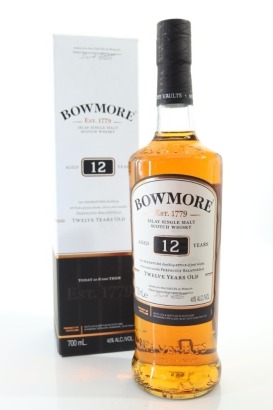 (1) Bowmore 12 Year Old Single Malt Scotch Whisky, Islay, 40% ABV (GB)