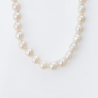45cm, 5.28mm White Pearl Necklace with 14ct Yellow Gold Clasp