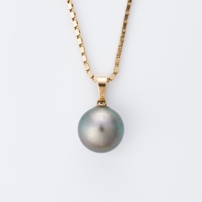 14ct Yellow Gold, 54cm Fancy Chain with 11mm Black South Sea Pearl Pendant