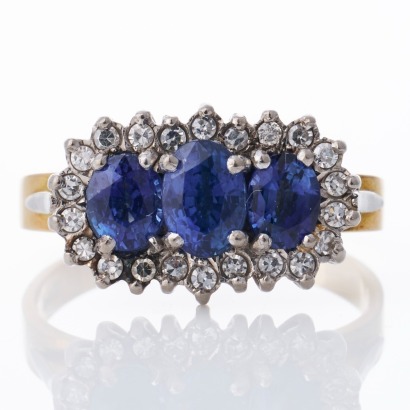 18ct Yellow Gold / Palladium, 1.55ct Ceylon Sapphire / 0.17ct Diamond Ring