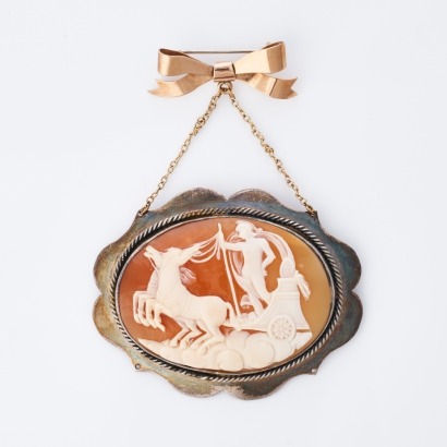 Large Carved Shell 'Pax with the Horses of Mars' Cameo Brooch with 9ct Yellow Gold Bow