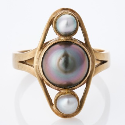 9ct Yellow Gold, Three-Pearl Ring