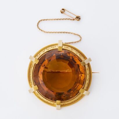 15ct Yellow Gold, Vintage, Large 31mm Citrine 'Cairngorm' Brooch
