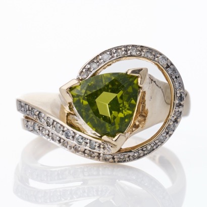 9ct Yellow Gold, 1.70ct Peridot / 0.17ct Diamond Period-Style Dress Ring