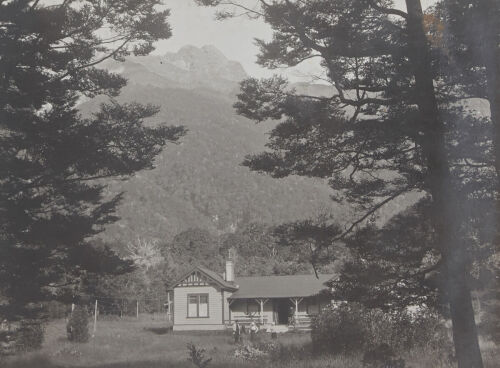 UNKNOWN PHOTOGRAPHER Glade House