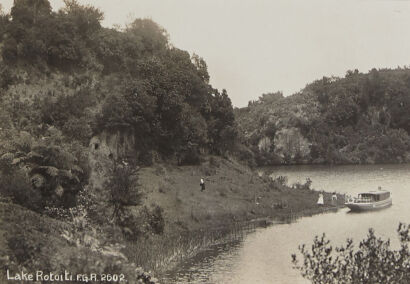 PHOTOGRAPHIC POSTCARD Lake Rotoiti