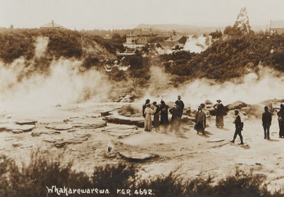 PHOTOGRAPHIC POSTCARD Whakarewarewa