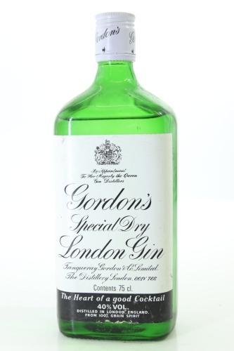 (1) Gordon's Special Dry London Dry Gin, UK, 750ml, 40% ABV, Circa. 1970's/80's (LS)