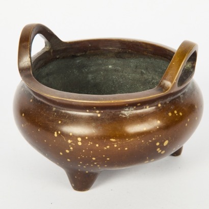 A Chinese Two Handled Bronze Censer, Xuande Mark