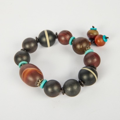 A Chinese Agate Bead Bracelet