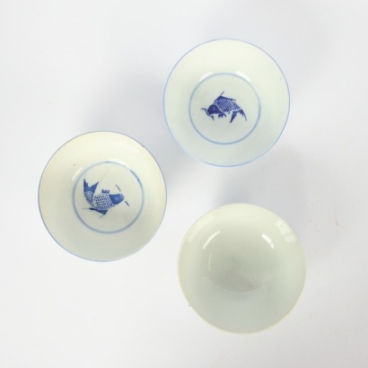 A Group of Sixteen Chinese 20th Century Blue and White 'Fish' Bowls