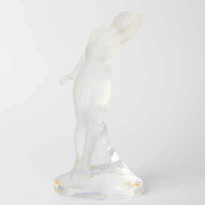 A Lalique France Nude Woman