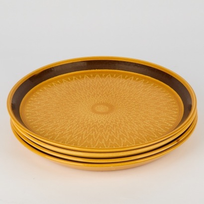 A Set of Four Crown Lynn 'Forma' Dinner Plates