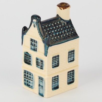 A KLM Dutch Airlines Blue Delft Ceramic Gin Decanter by Simon Rynbende and Sons