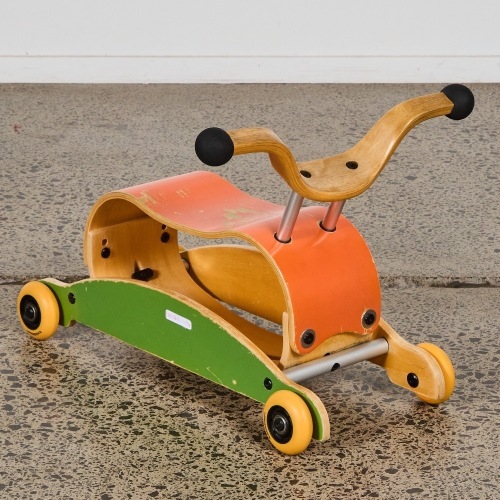 A Wishbone Mini-Flip Walker