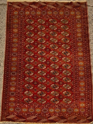A Fine Vintage Hand-Knotted All-Wool Turkoman Rug