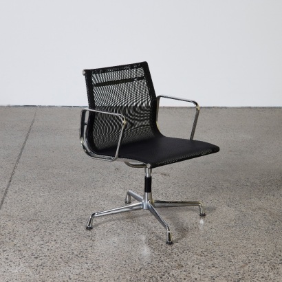 A Replica Eames EA207 Chair