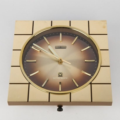 A Retro Rhythm Wall Clock