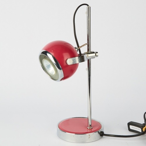 A Mid-Century-Style Eyeball Lamp