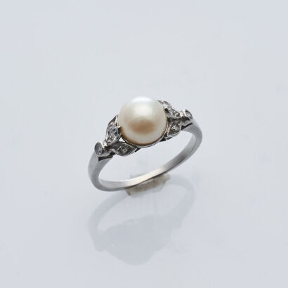 Platinum Pearl and Diamond Ring