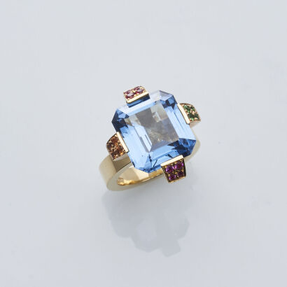 18ct Synthetic Spinel Ring