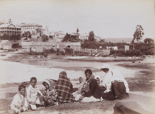 UNKNOWN PHOTOGRAPHER Group shot in Rotorua