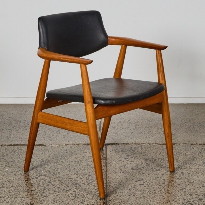 A Svend Aage Erikson GM11-Style Chair