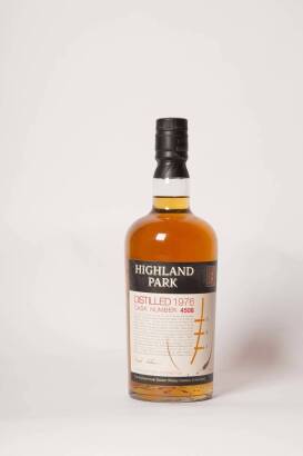 (1) Highland Park Single Malt Distilled 1976 cask number 4508 Bourbon Cask