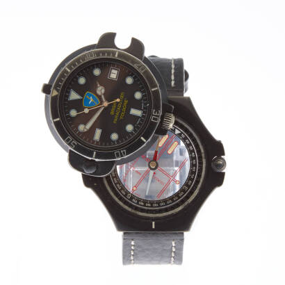 A Gentleman's blackened steel Folgore wristwatch, Brigata Paracadutisti. Quartz. 40mm. Case number 1.049.0.0.62. Black dial with luminous dots. Second dial with compass. Case and dial signed. Non-original leather strap.