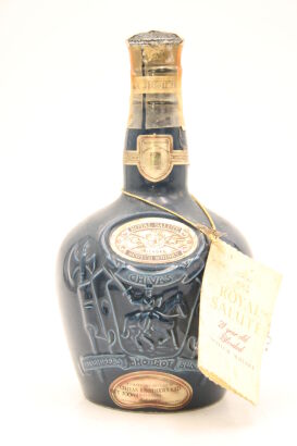 (1) Chivas Regal 21 Year Old Royal Salute Signature Blend, 40% ABV, 700ml, circa 1980s