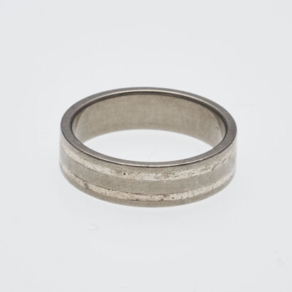 Titanium and 9ct Gold Men's Band