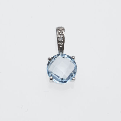 9ct White Gold Checkerboard Blue Topaz Pendant