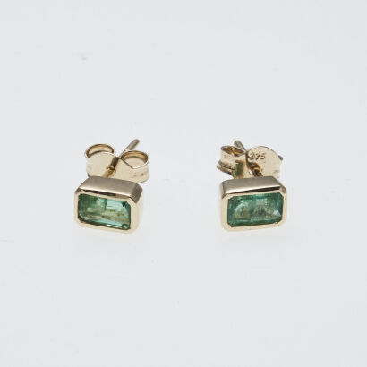 9ct Emerald Stud Earrings