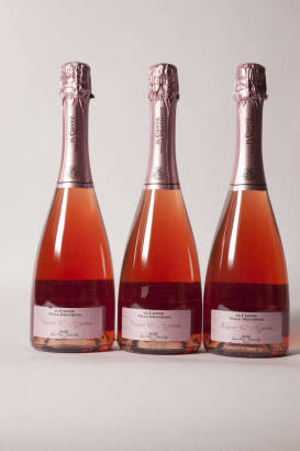 (3) NV&nbsp;Il Conte Prandone Venere Azzurra Extra Dry Sparkling Rose, Marche Italy